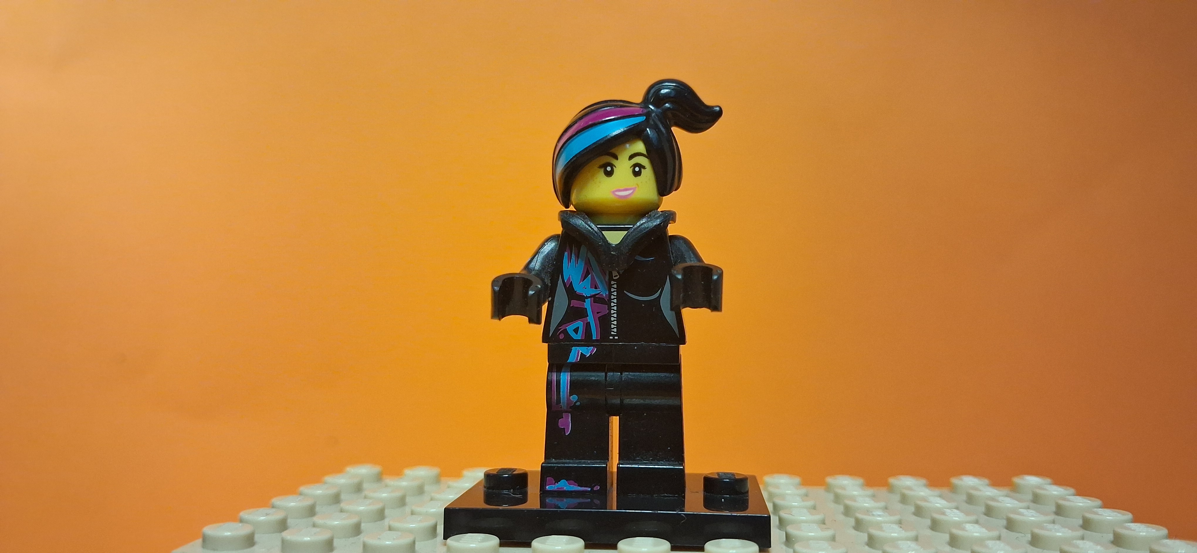 Minifig 100